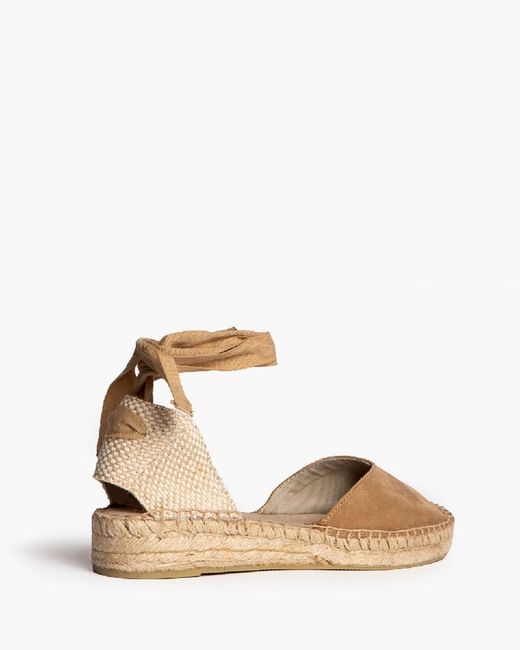 Alpargata cuña baja Color Camel de Corina Modelo M4315