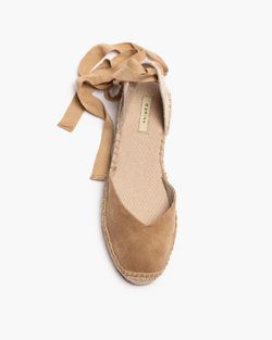 Alpargata cuña baja Color Camel de Corina Modelo M4315