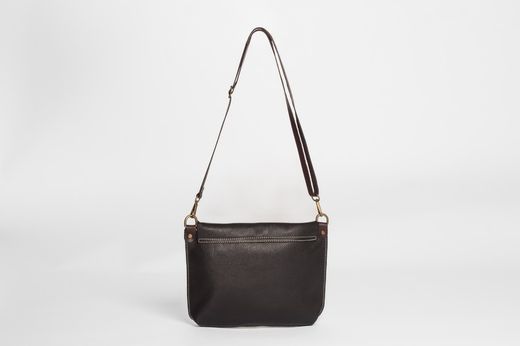 Sac bandoulière en cuir noir modèle 20223N