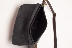 Sac bandoulière en cuir noir modèle 20223N