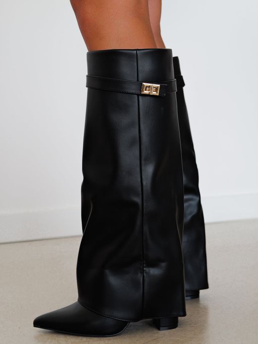 Bota Tacón Solapa Detalle Negra