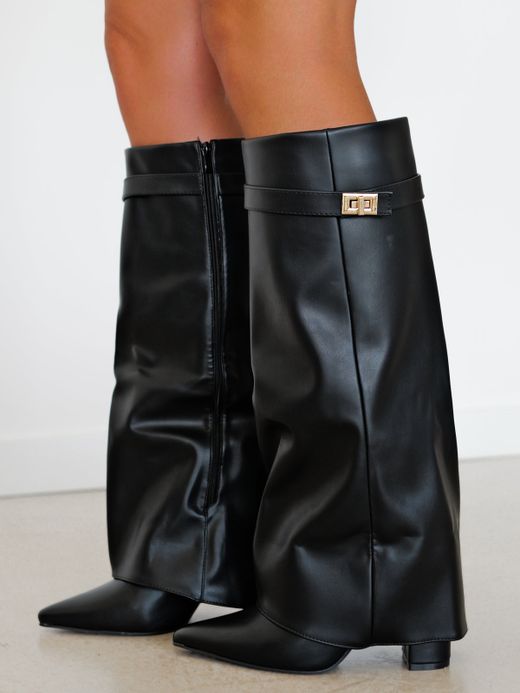 Bota Tacón Solapa Detalle Negra