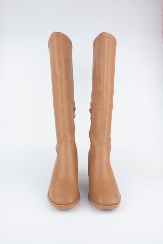 Botas altas con tacón de color beige