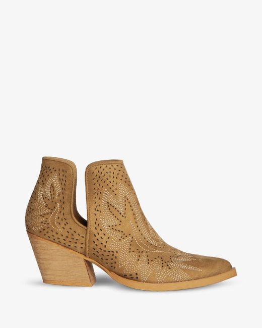 Botín campero calado color camel de la marca Corina modelo M4022