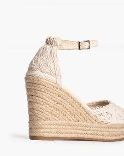 Corina Beige Valencian Wedge Modèle M4295