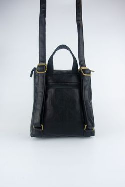 Mochila preta convertível em bolsa com alças modelo Oliva Ref.008N