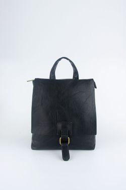 Mochila preta convertível em bolsa com alças modelo Oliva Ref.008N