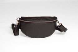 Riñonera de piel en color Negro modelo 20222N