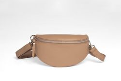 Riñonera de piel en color Marrón Claro modelo 20222B
