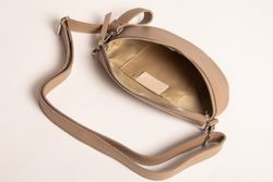 Riñonera de piel en color Marrón Claro modelo 20222B