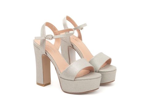 Sandale à talon haut avec plateforme argentée