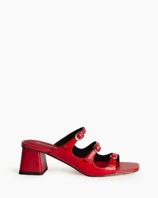 Sandalia Hebillas Rojo Corina Modelo M5371
