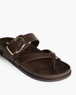 Sandalia Mujer Marrón Corina con Hebilla Dorada – Sandalia Plana Verano