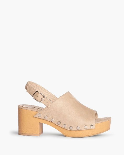 Sandalia tipo zueco color Beige Corina modelo M4418