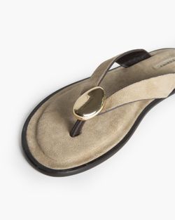 Sandalias beige planas mujer con detalle metálico y suela acolchada