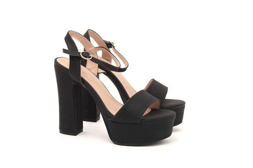 Sandalias de tacón alto y plataforma color negro