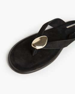 Sandalias negras planas mujer con detalle metálico y suela acolchada