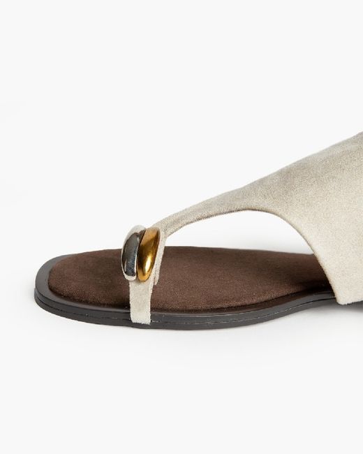Sandalias Planas Dedo Taupe Corina Modelo M5480