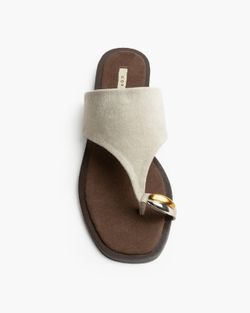 Sandalias Planas Dedo Taupe Corina Modelo M5480