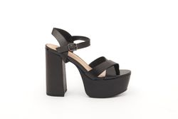 Sandalias negras de tacón alto con plataforma gruesa