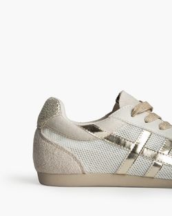 Zapatilla Deportiva Calada Platino Corina Modelo M6035